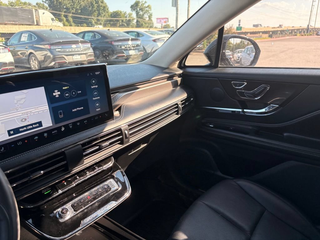 Used 2023 Lincoln Corsair Reserve AWD/4WD image 21