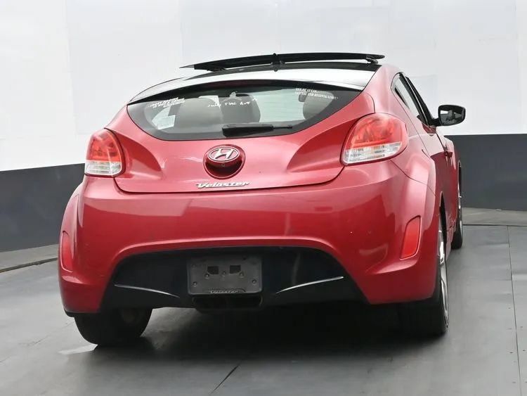 Used 2013 Hyundai Veloster w/ Style Pkg FWD image 8
