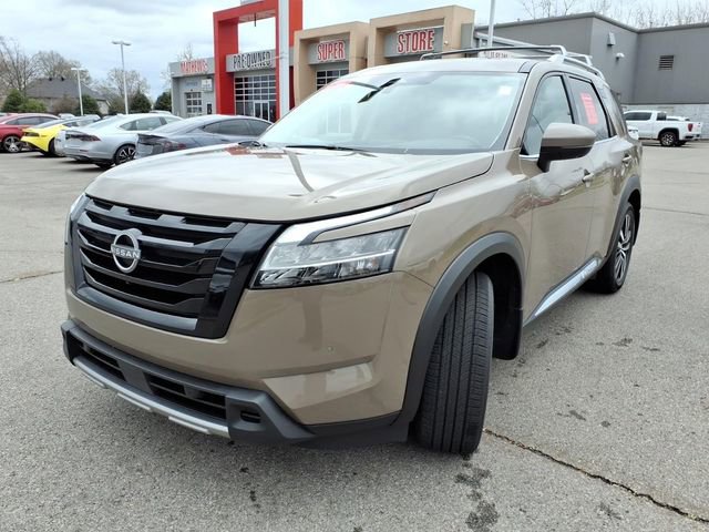 Certified 2024 Nissan Pathfinder Platinum w/ Black Appearance Package image 20