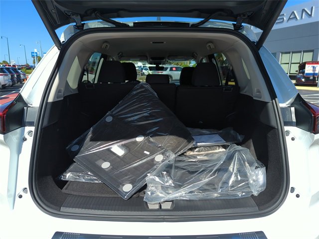 New 2026 Nissan Rogue SV image 15