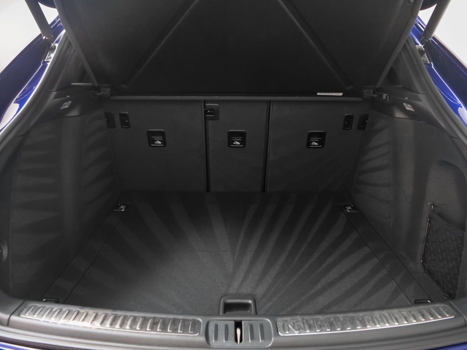 Used 2025 Porsche Macan image 19