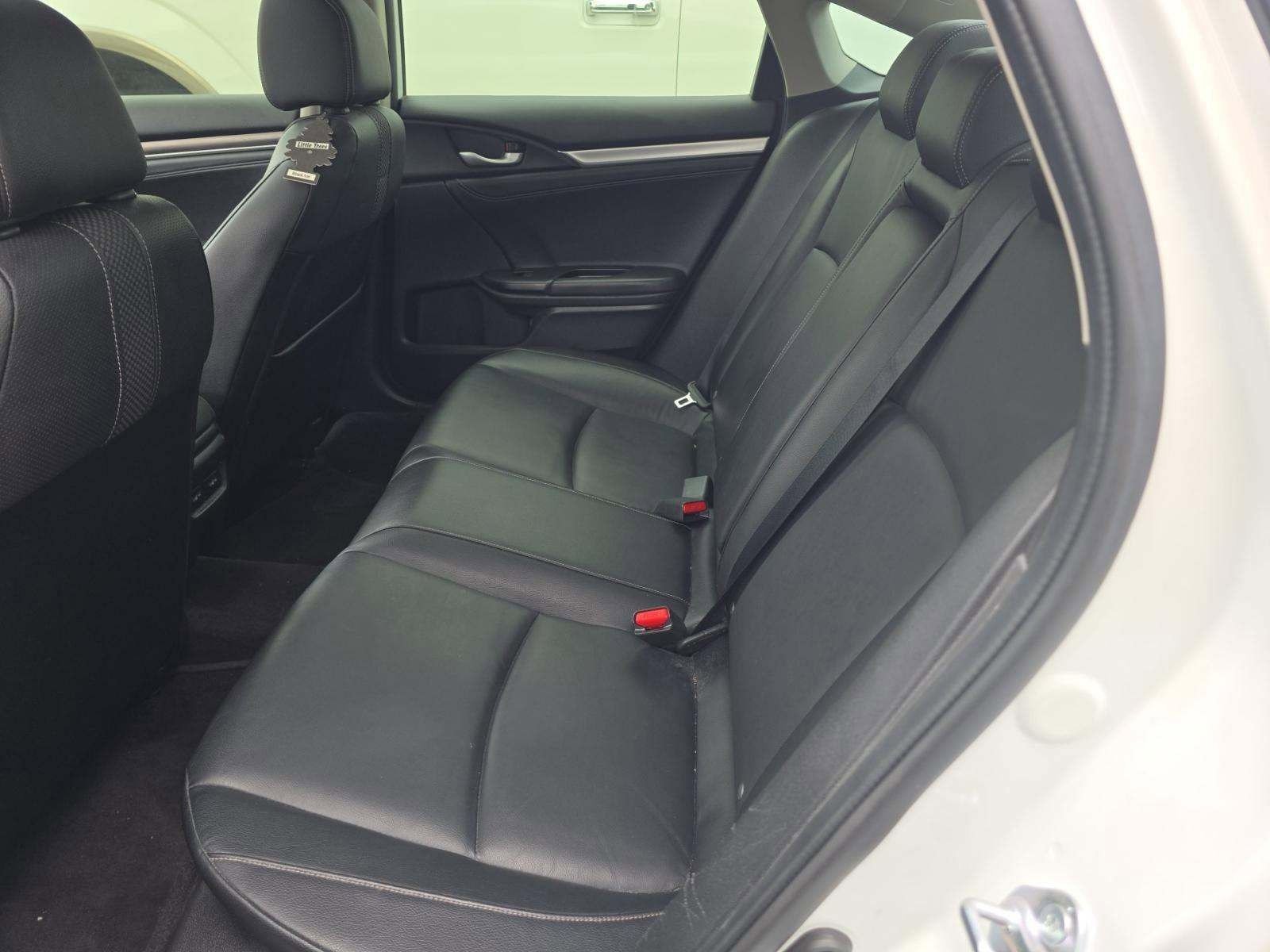 Used 2019 Honda Civic Touring image 11