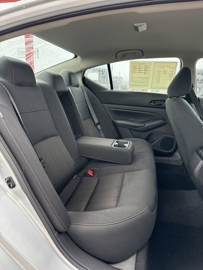 Used 2024 Nissan Altima 2.5 SV image 23