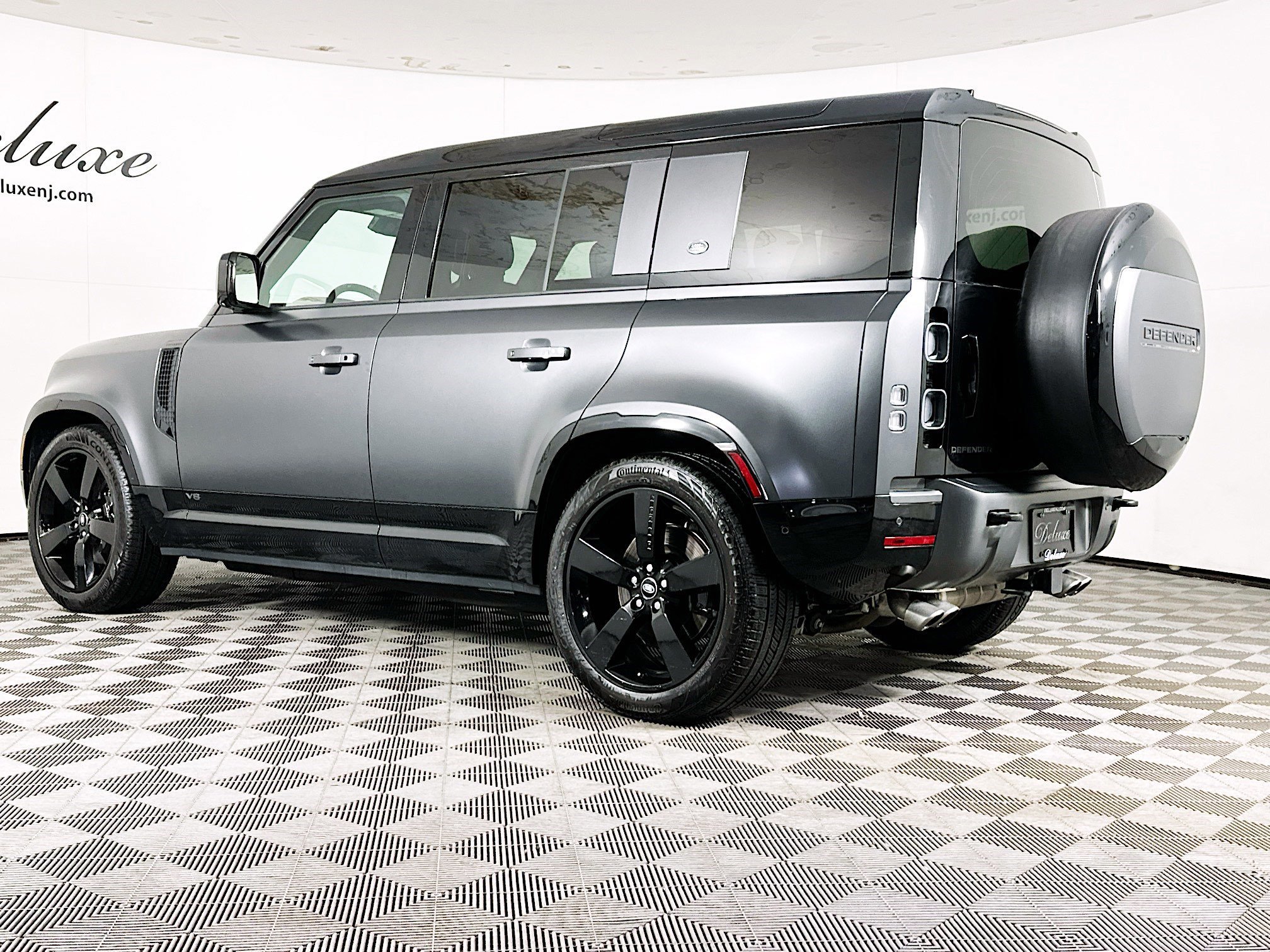 Used 2024 Land Rover Defender 110 Carpathian Edition image 4