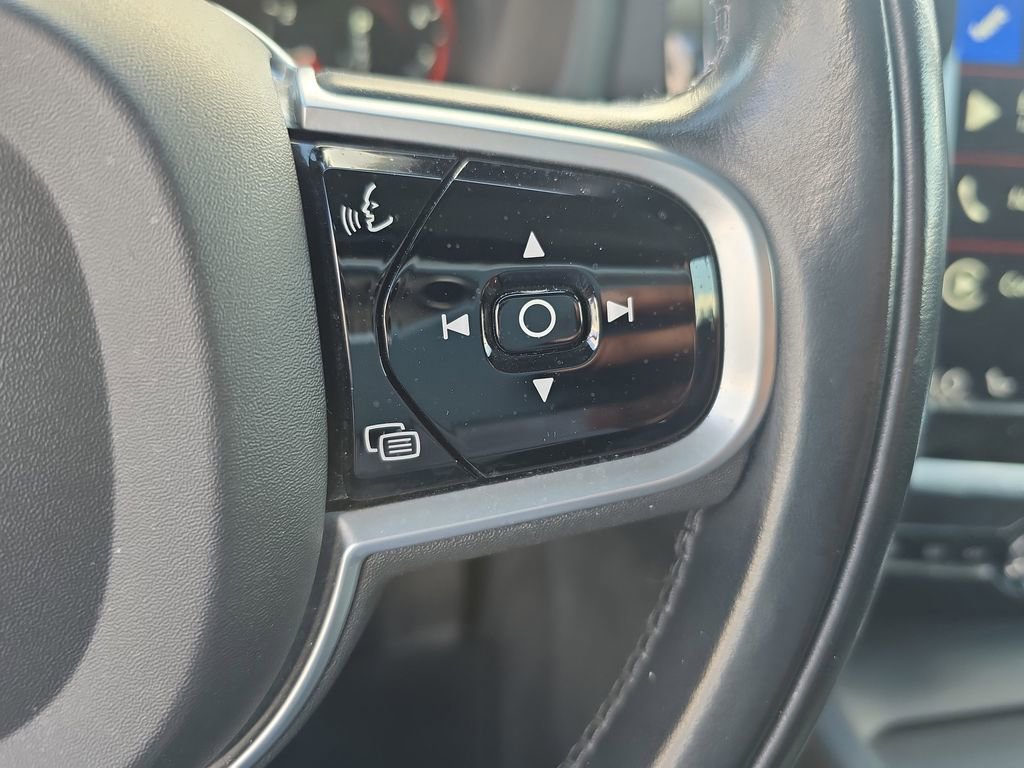 Used 2020 Volvo S60 T5 Momentum image 20