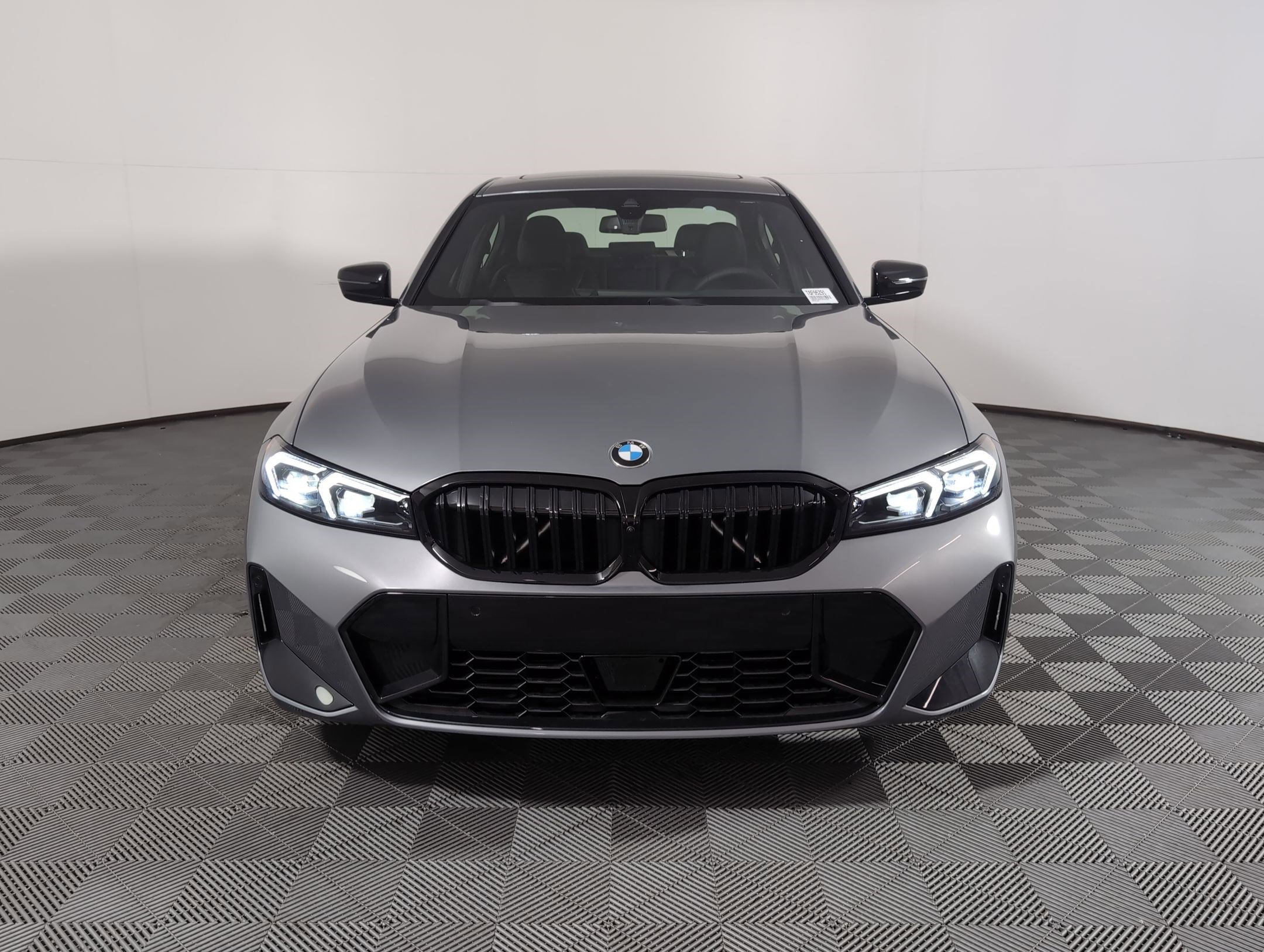 Used 2026 BMW 330i Sedan w/ M Sport Package image 5