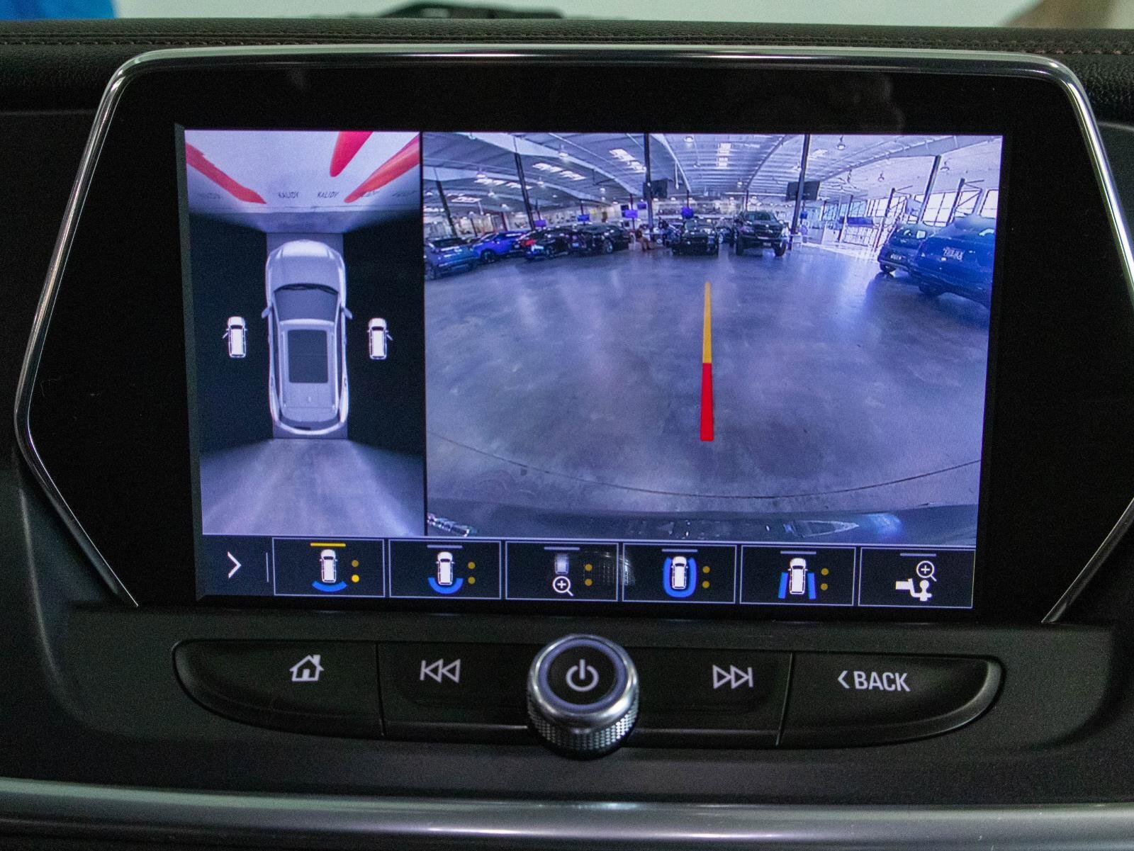 Used 2019 Chevrolet Blazer Premier w/ Sun and Wheels Package image 7