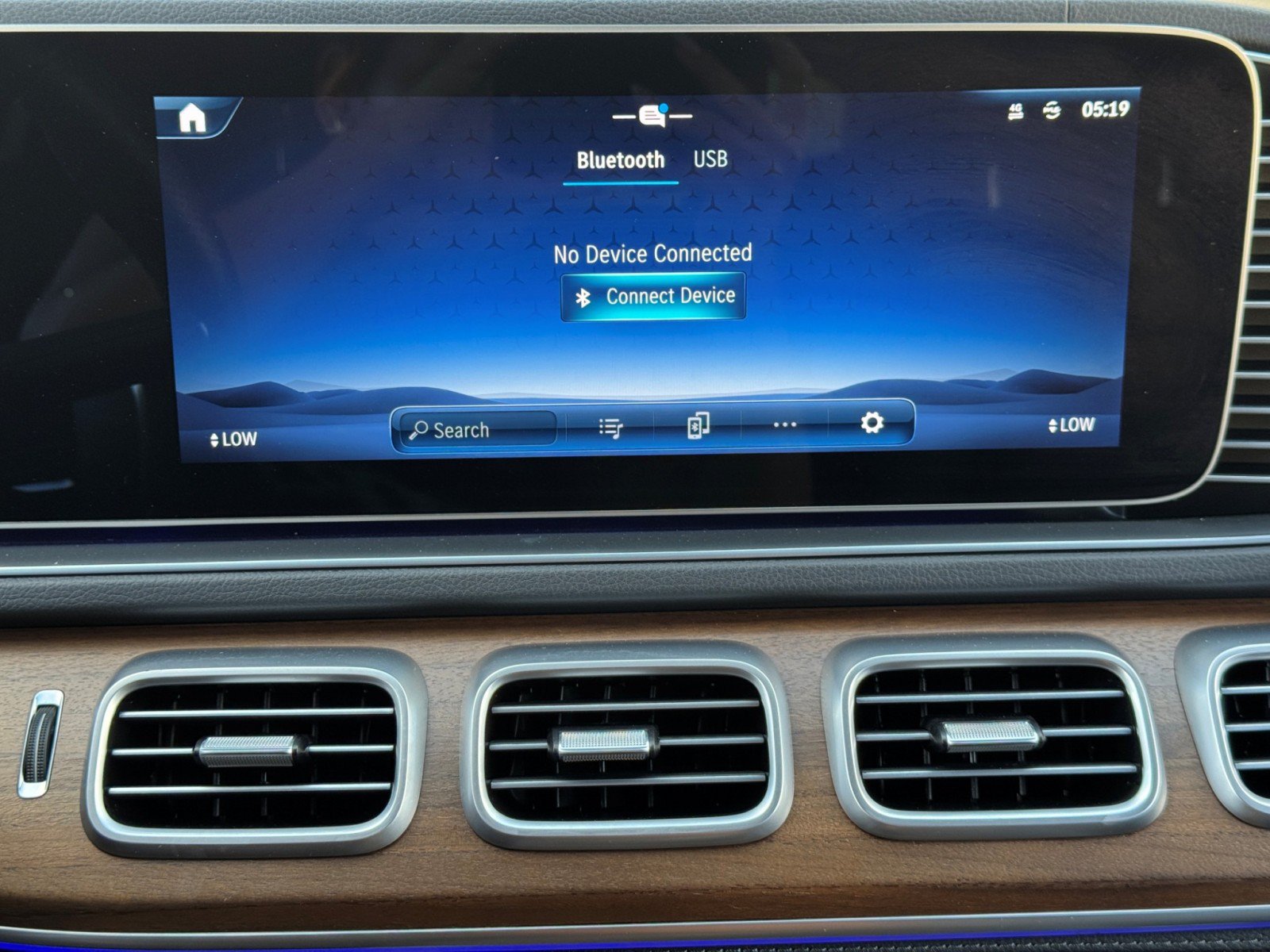 Used 2024 Mercedes-Benz GLS 580 4MATIC image 29