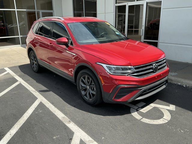 Used 2022 Volkswagen Tiguan SE AWD/4WD image 4