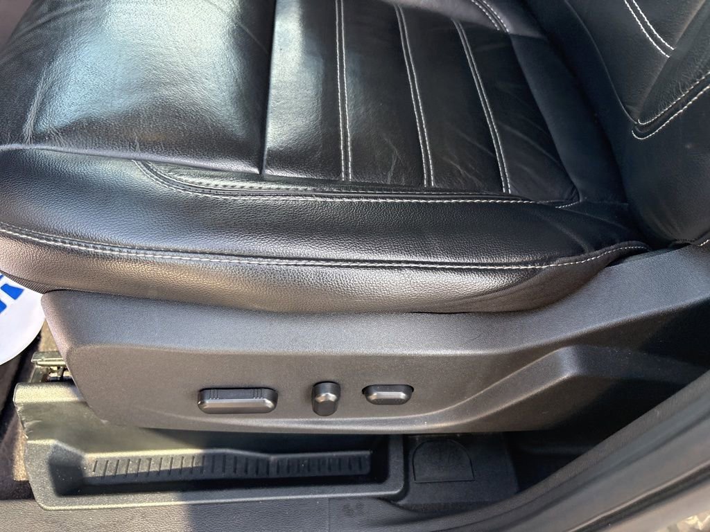 Used 2018 Ford Escape Titanium w/ Ford Safe & Smart Package image 29