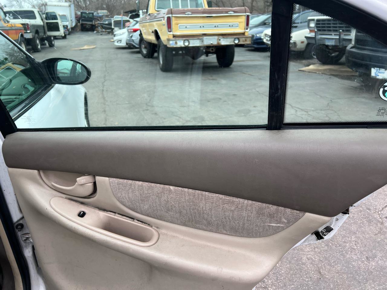 Used 2004 Oldsmobile Alero GL image 14