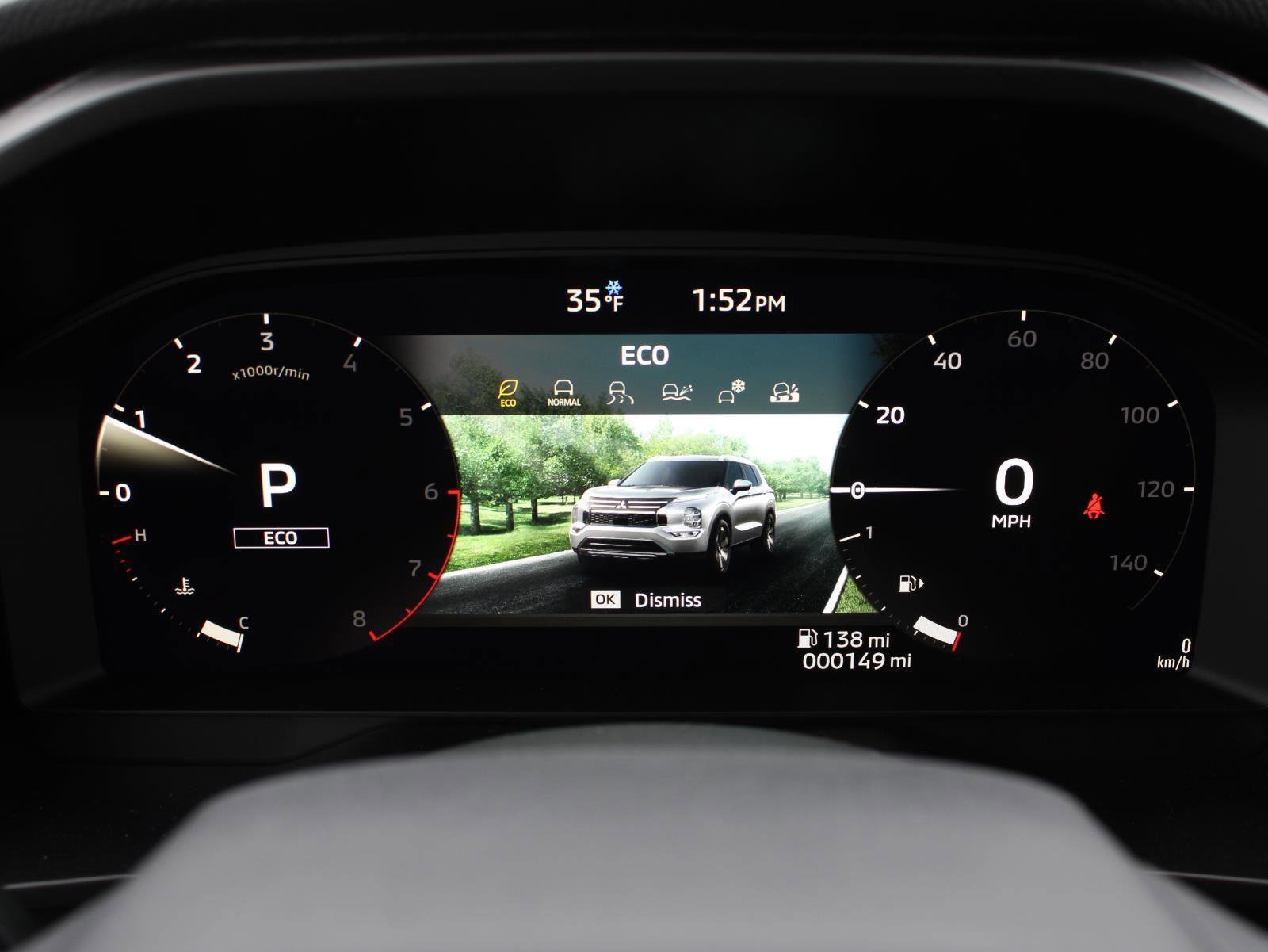 New 2025 Mitsubishi Outlander SE image 13