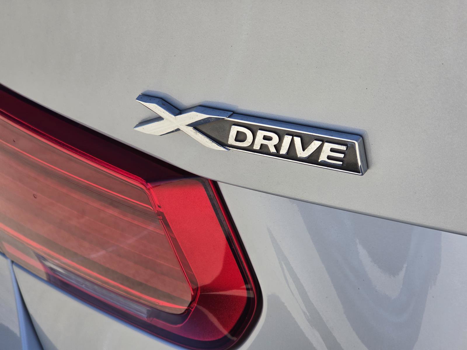 Used 2016 BMW 340i xDrive Sedan AWD/4WD image 10