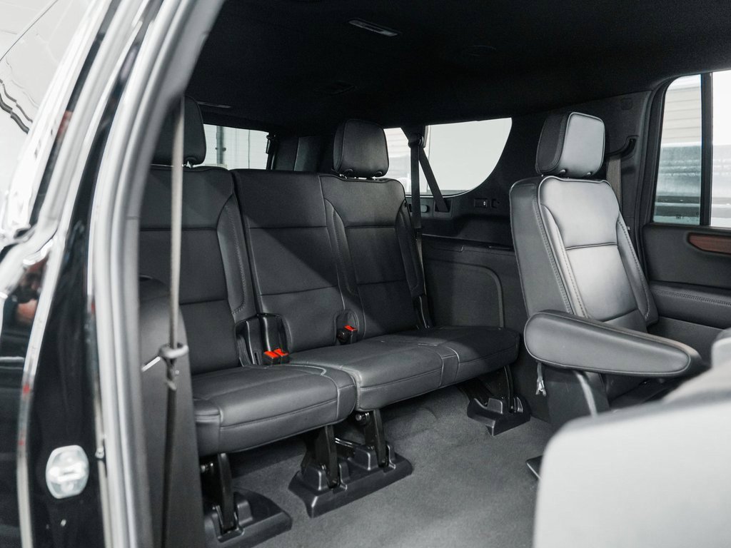 Used 2025 GMC Yukon XL Denali image 34