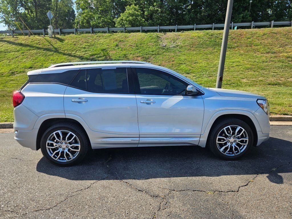 Used 2022 GMC Terrain Denali AWD/4WD image 8