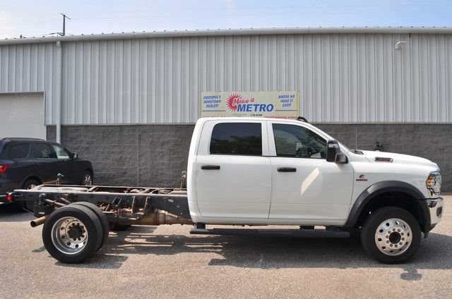Used 2024 RAM 5500 Tradesman w/ Safety Group AWD/4WD image 9