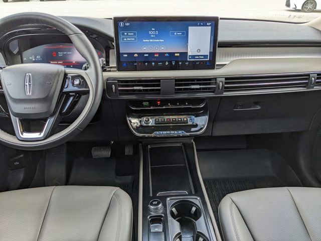 Used 2025 Lincoln Corsair AWD w/ Equipment Group 101A image 17