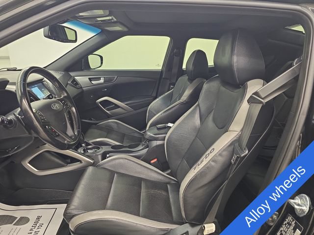 Used 2016 Hyundai Veloster Turbo w/ Option Group 04 FWD image 16