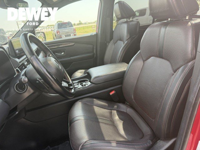 Used 2025 Honda Pilot Black Edition image 12