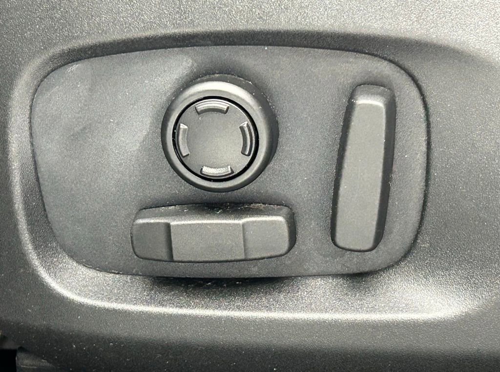 Used 2017 Land Rover Range Rover Evoque SE Premium image 33