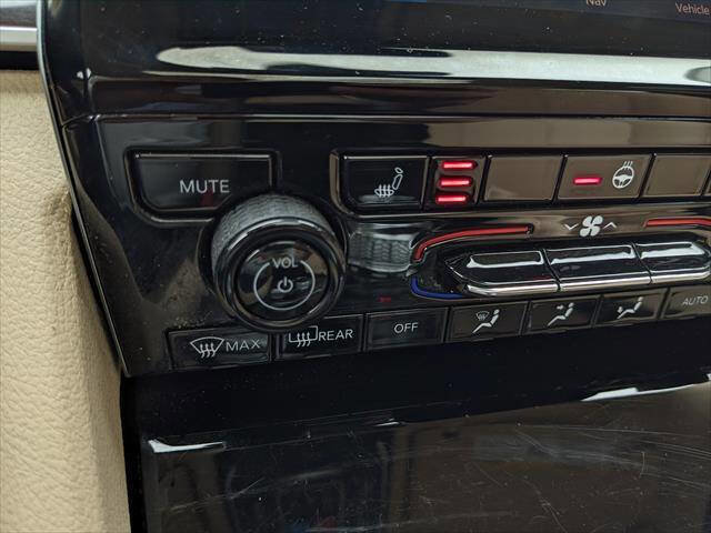 Used 2022 Jeep Grand Cherokee Limited image 24