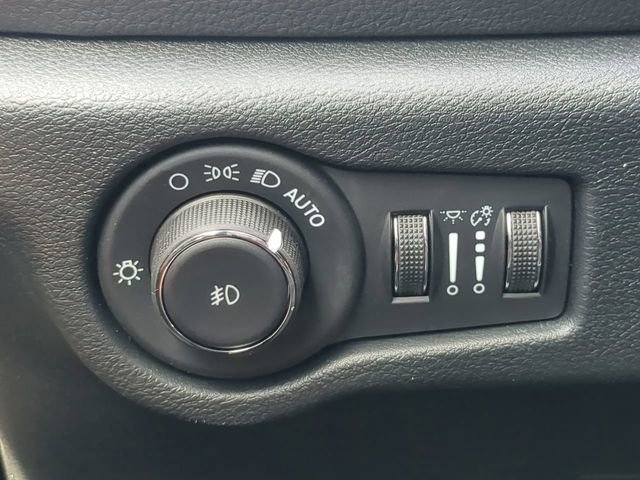 New 2026 Chrysler Pacifica Pinnacle w/ Trailer Tow Group image 31