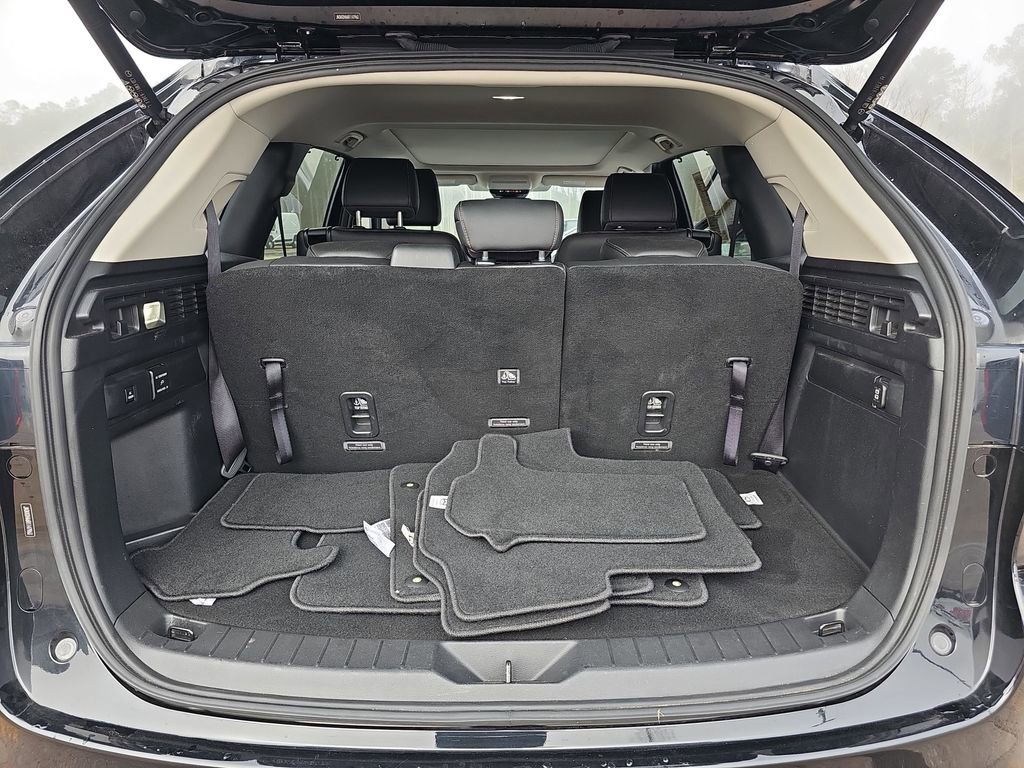 Used 2024 MAZDA CX-90 Plug-In Hybrid w/ Premium Pkg image 16