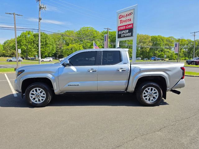 Used 2025 Toyota Tacoma SR5 AWD/4WD image 4