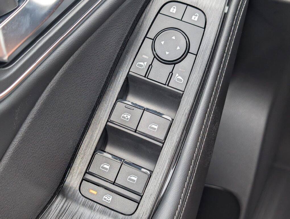 New 2026 Nissan Rogue Platinum AWD/4WD image 17