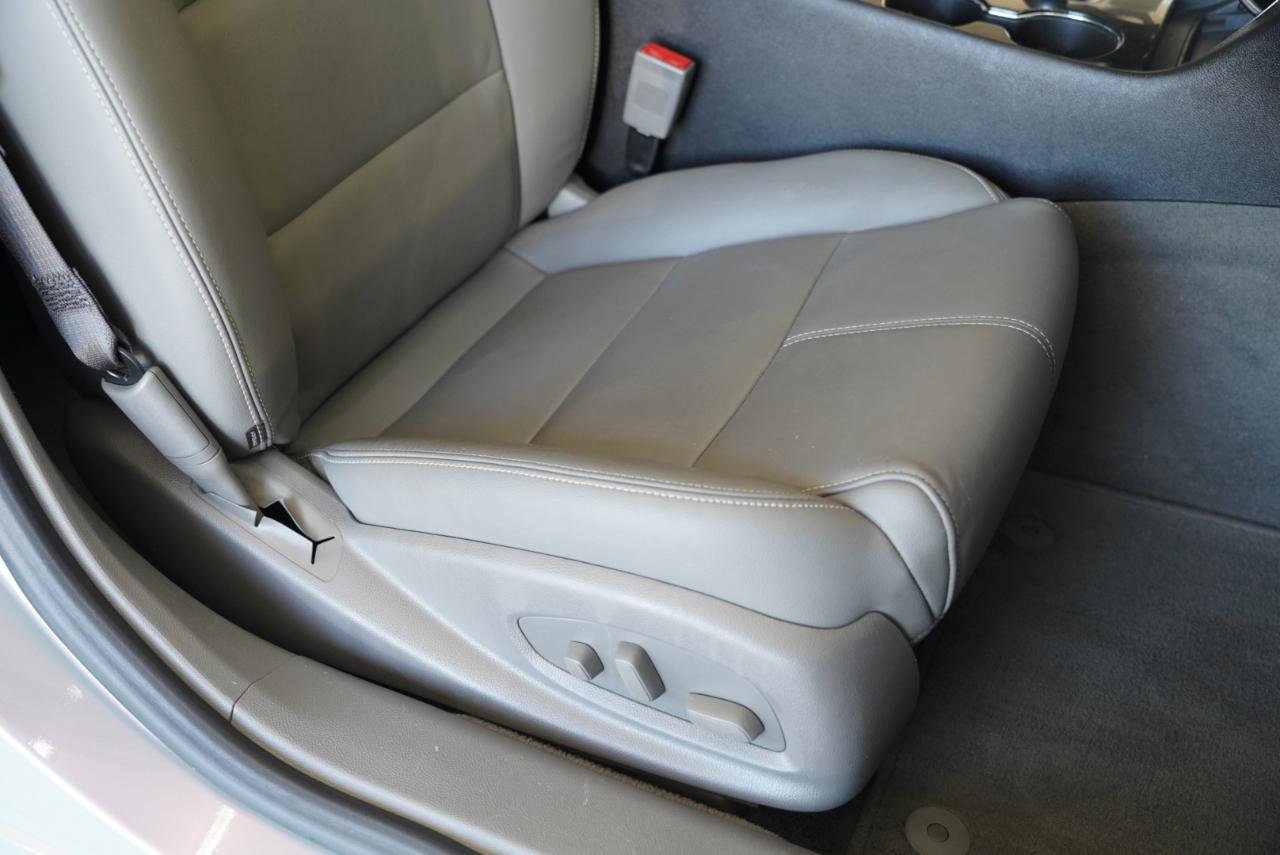 Used 2017 Chevrolet Impala LT w/ Leather Package FWD image 30