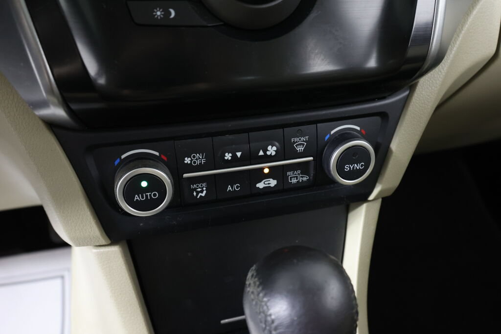 Used 2018 Acura ILX w/ Special Edition Package FWD image 35