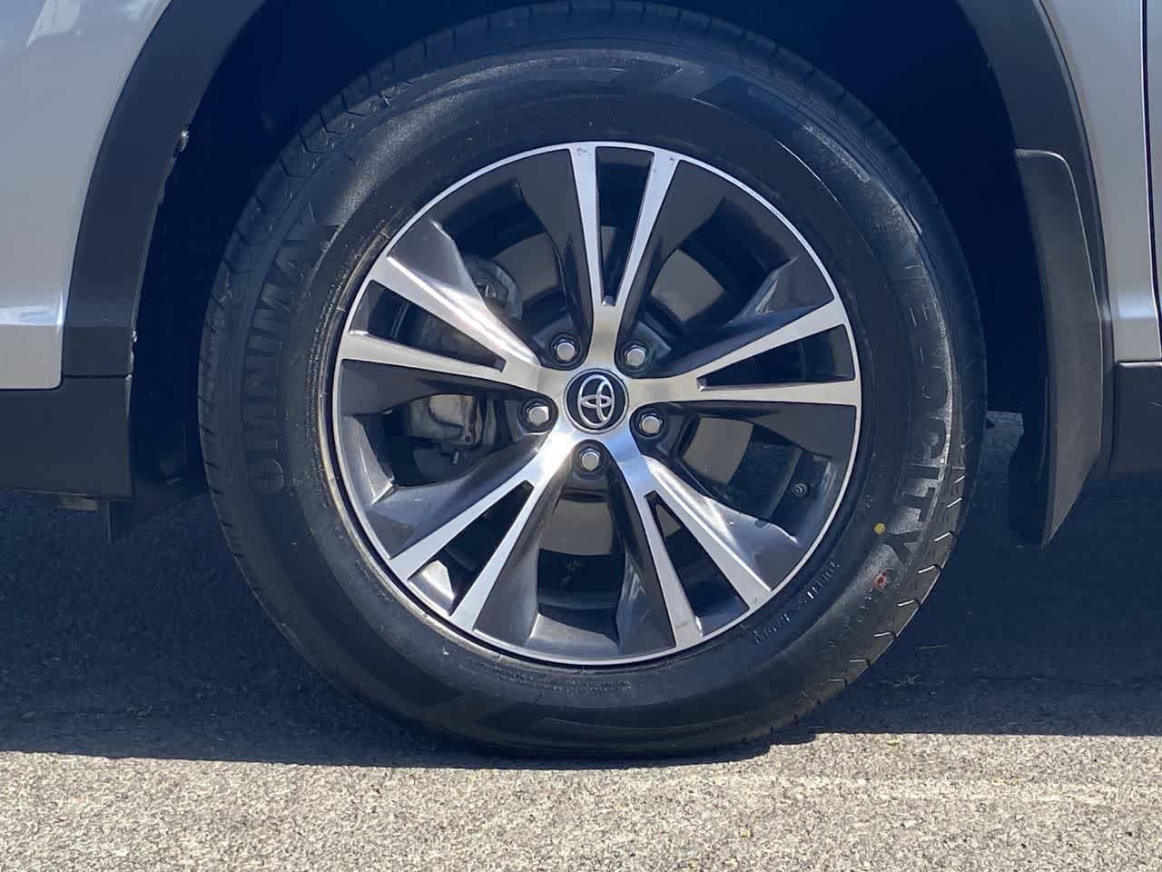 Certified 2019 Toyota Highlander LE AWD/4WD image 10