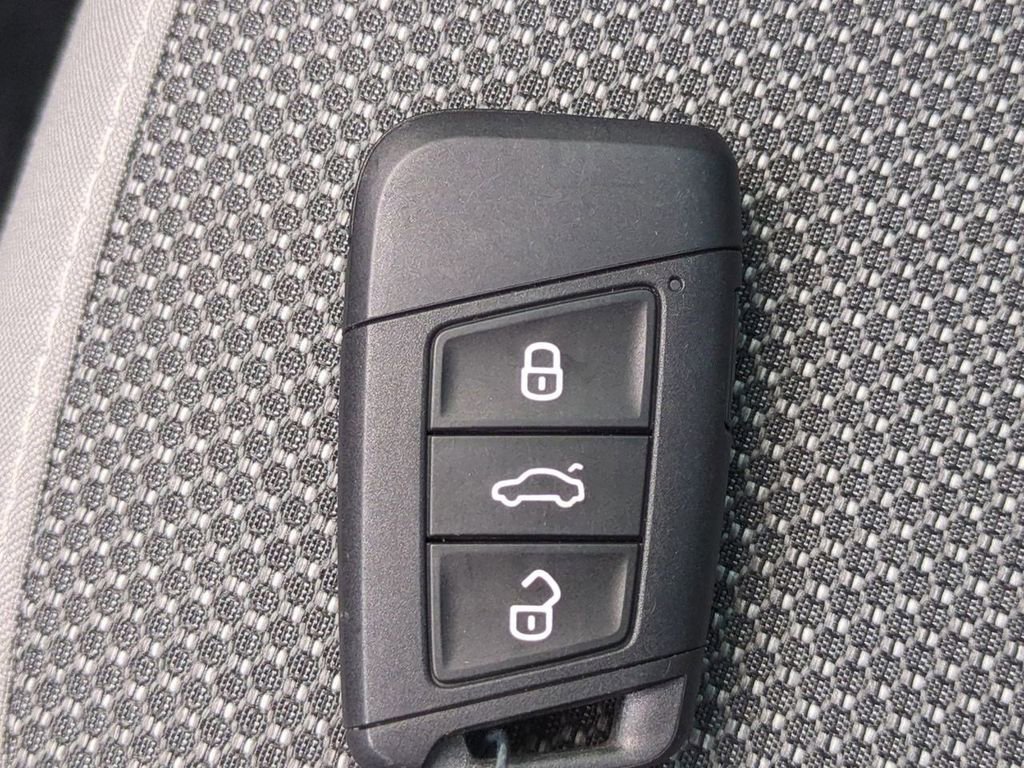 Used 2023 Volkswagen Taos S image 28