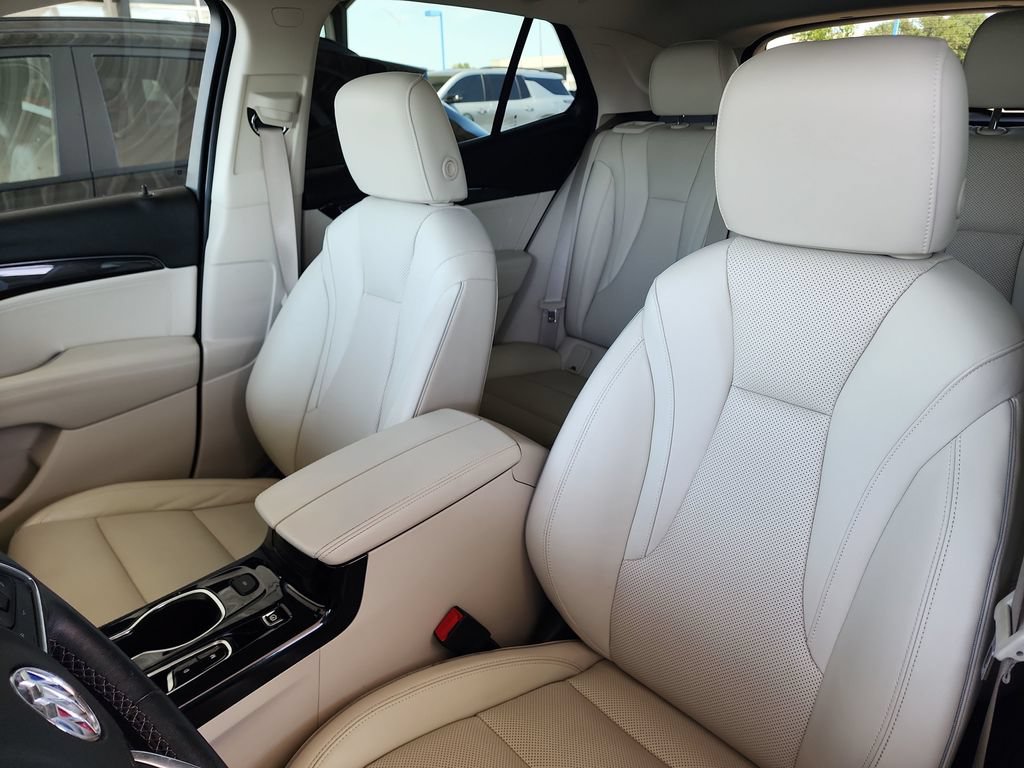 Used 2021 Buick Envision Essence w/ Technology Package I FWD image 16