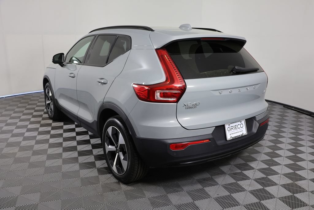 Used 2024 Volvo XC40 B5 Plus AWD/4WD image 6