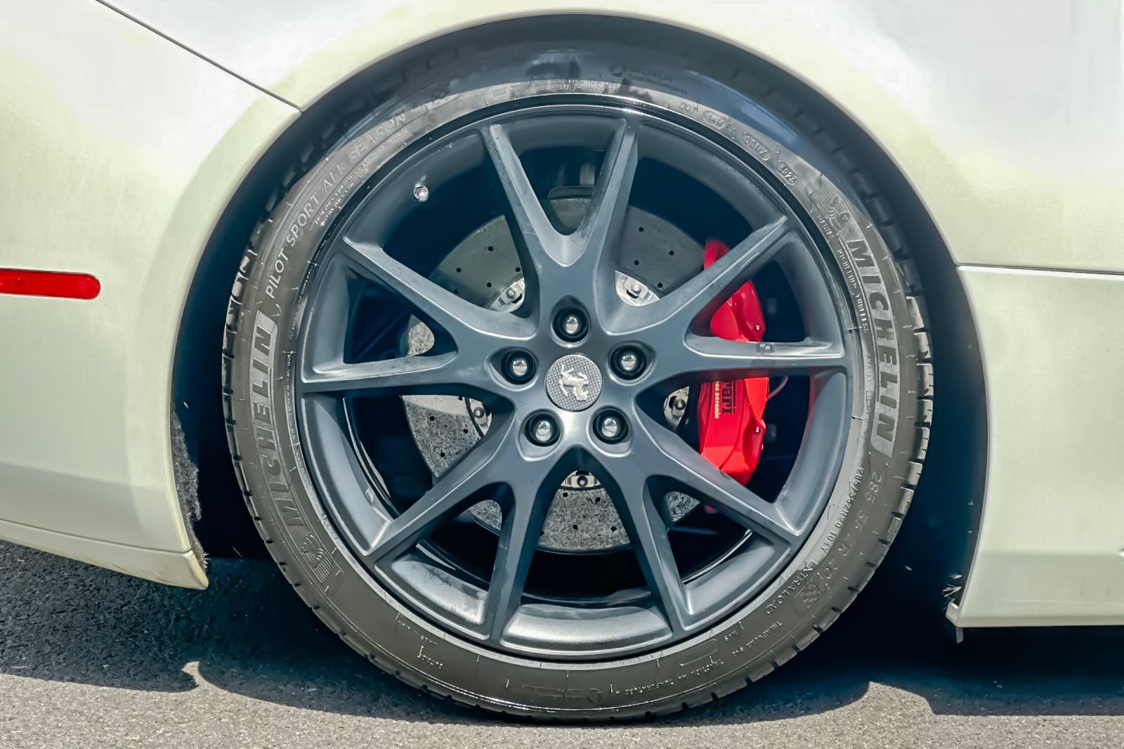 Used 2012 Ferrari California RWD image 34