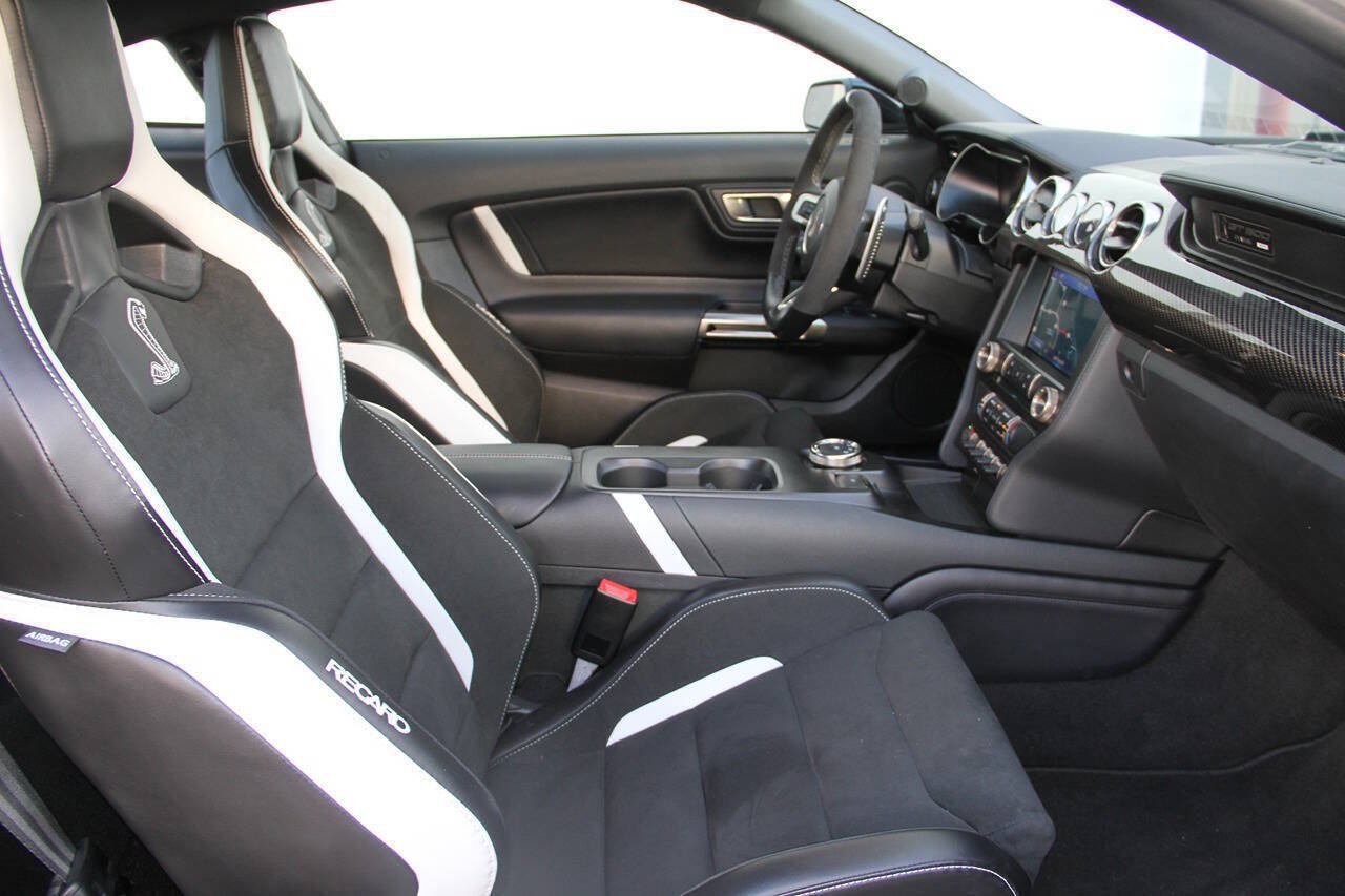 Used 2021 Ford Mustang Shelby GT500 w/ Carbon Fiber Track Pack RWD image 23