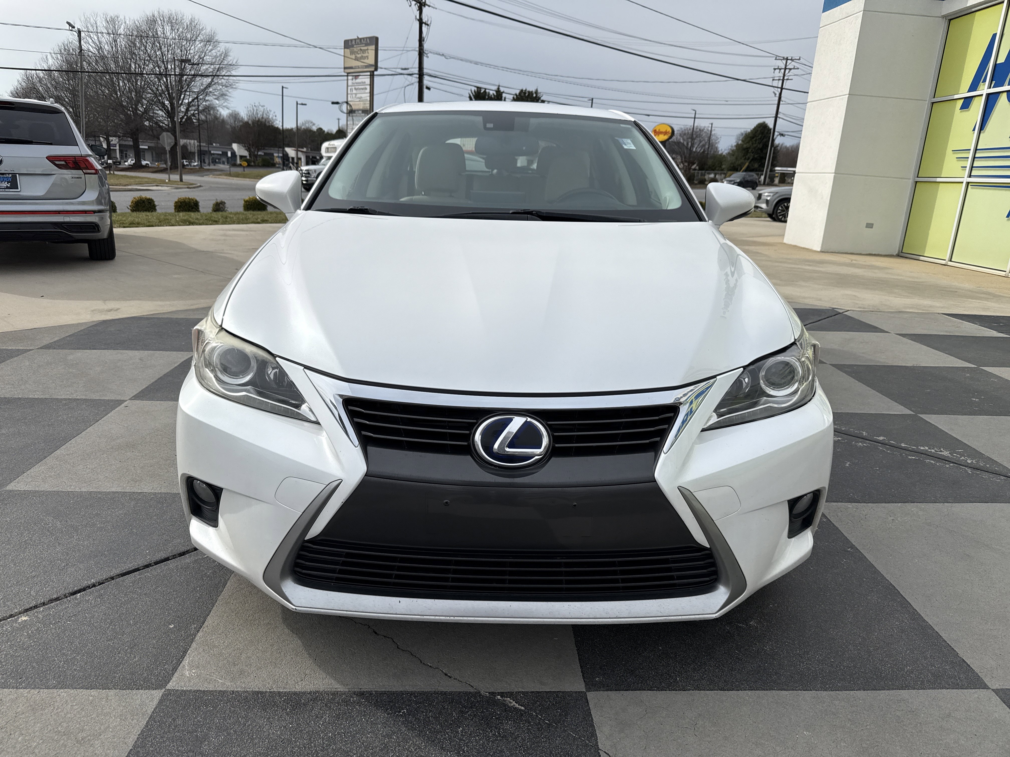 Used 2015 Lexus CT 200h w/ Navigation Package image 3