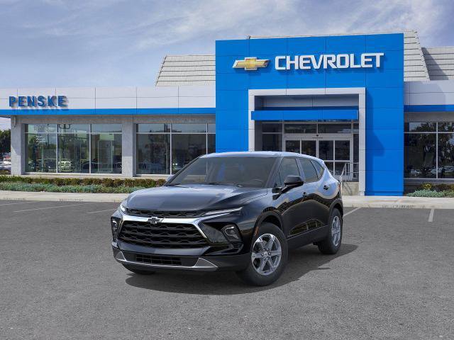Used 2025 Chevrolet Blazer LT w/ Driver Confidence Package FWD image 8