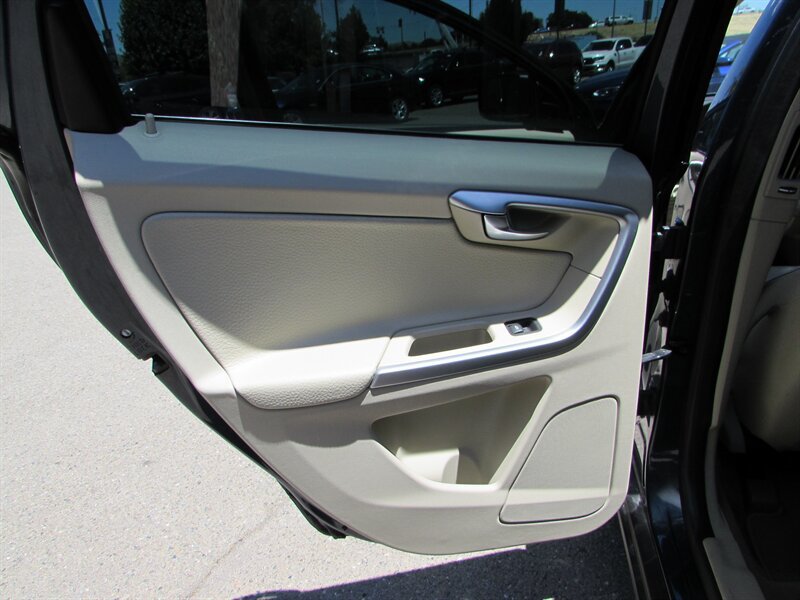 Used 2012 Volvo XC60 3.2 FWD image 23