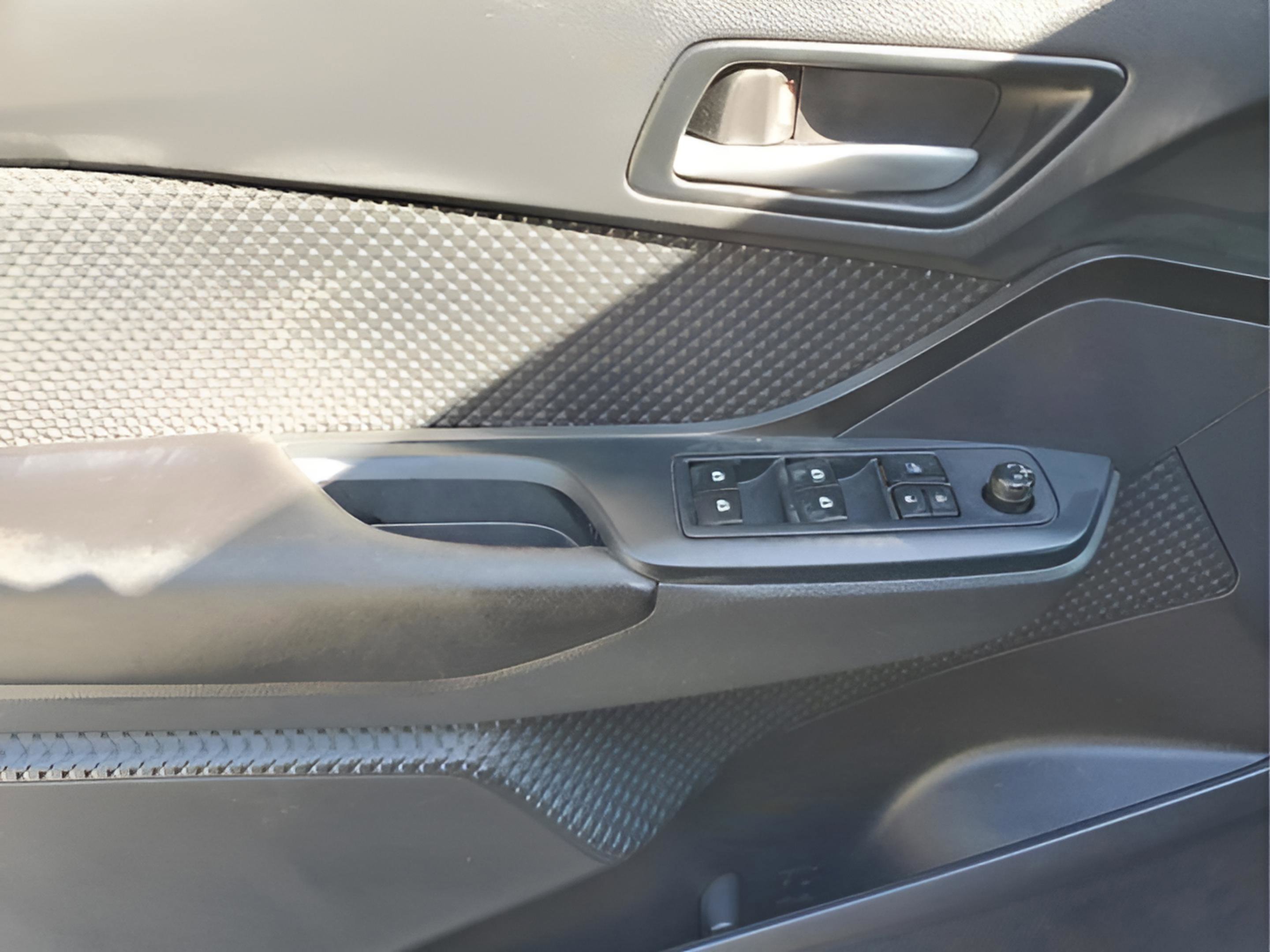 Used 2019 Toyota C-HR LE image 11