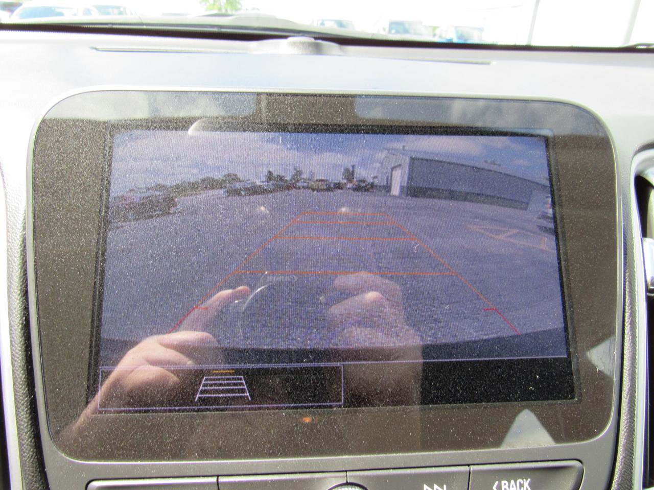 Used 2022 Chevrolet Malibu LT FWD image 18