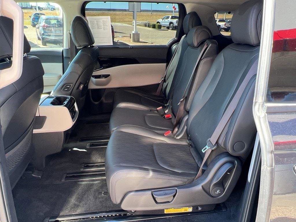 Used 2024 Kia Carnival SX image 11