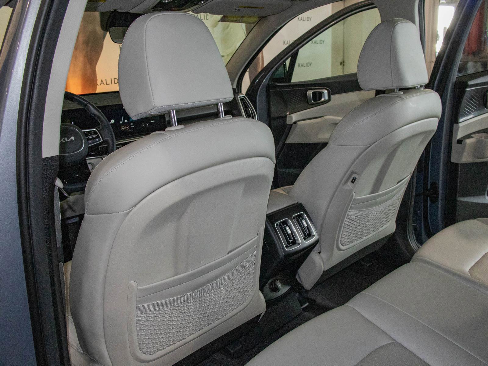 Used 2025 Kia Sorento S w/ Panoramic Sunroof Package FWD image 10