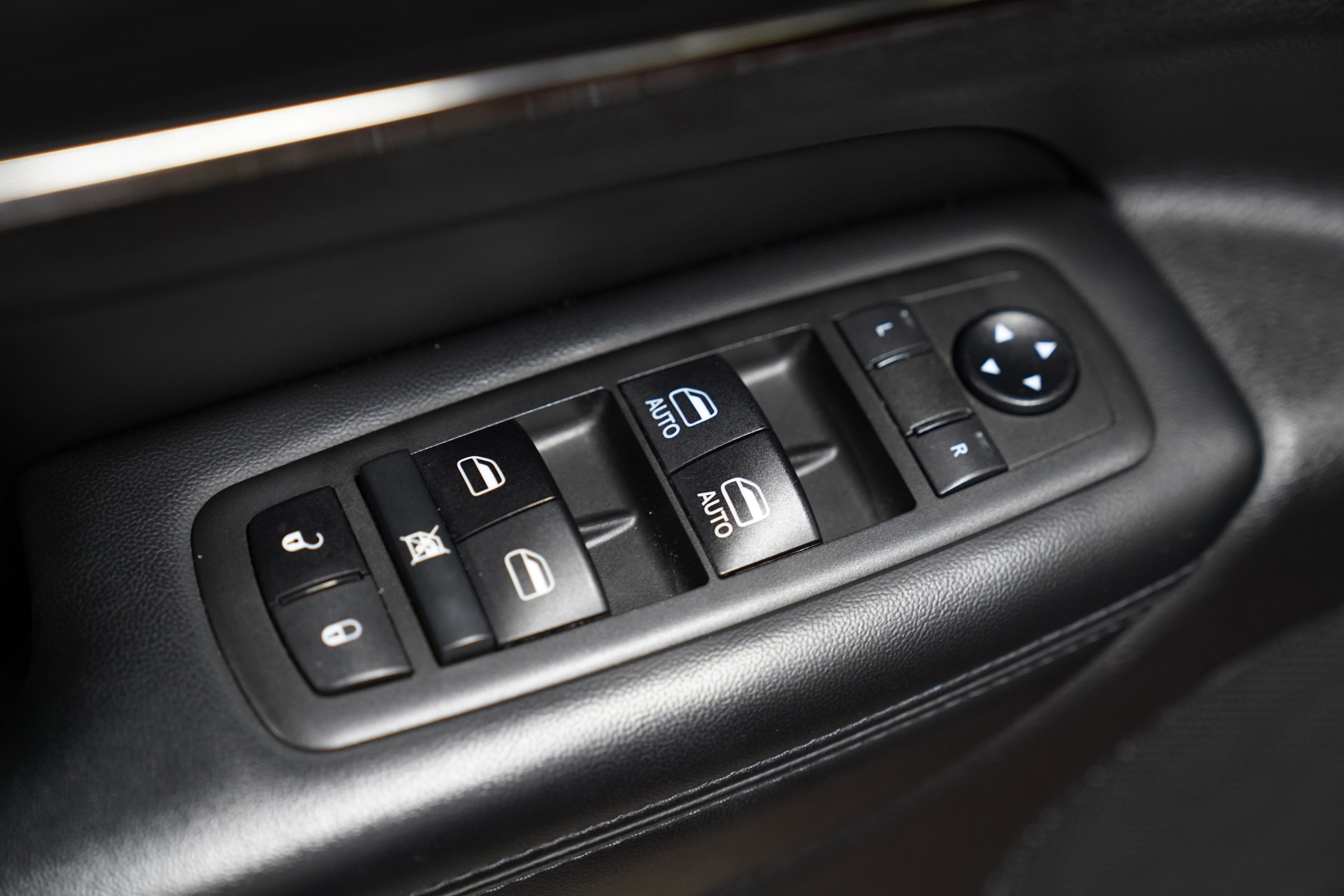 Used 2021 Jeep Grand Cherokee Limited X AWD/4WD image 17