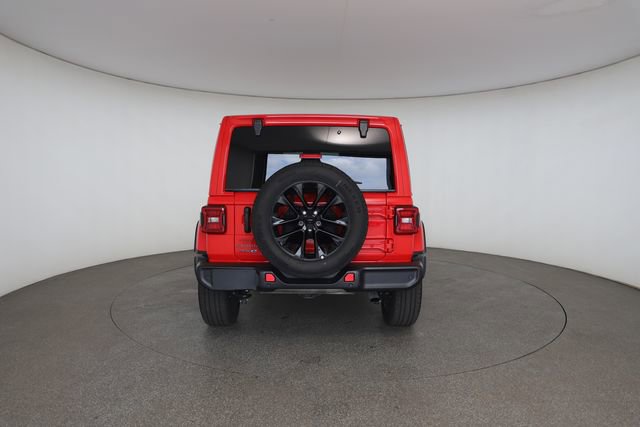 Used 2025 Jeep Wrangler Unlimited Sahara w/ Safety Group AWD/4WD image 18