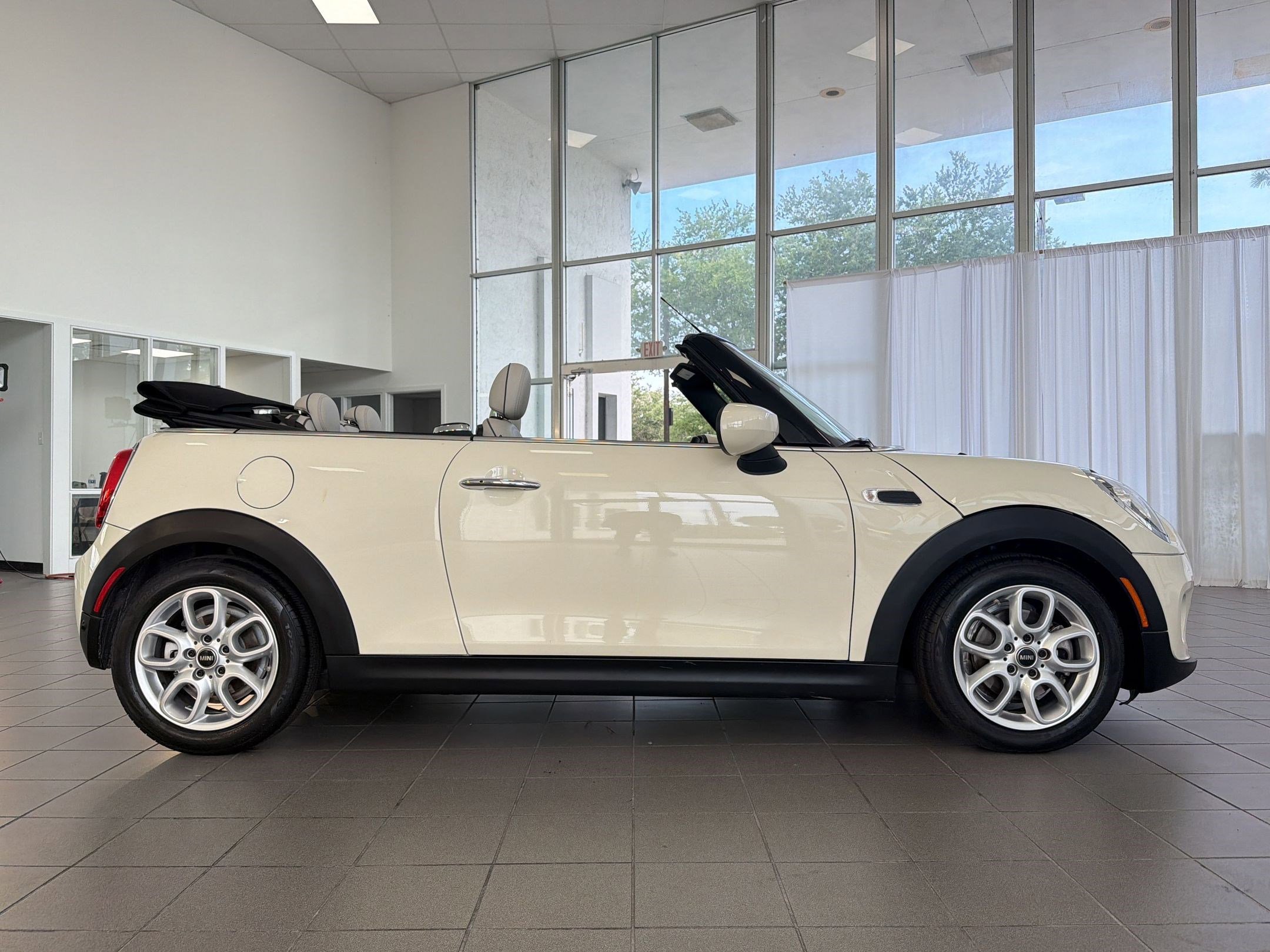 Used 2020 MINI Cooper Convertible w/ Signature Upholstery Package FWD image 8