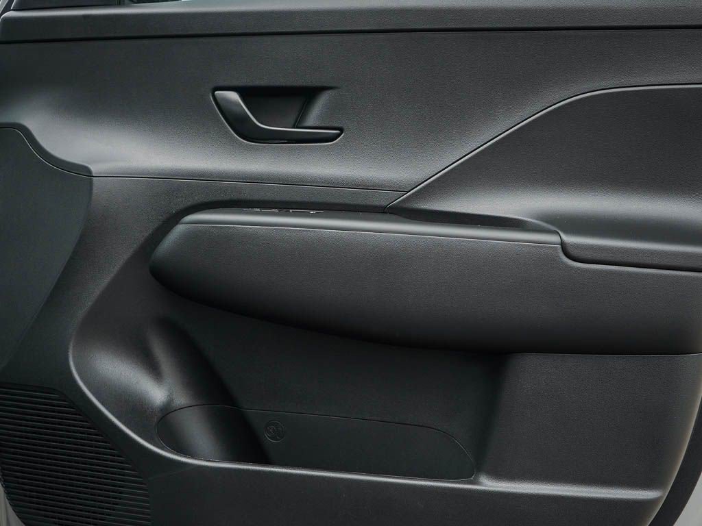 New 2027 Hyundai Kona SE AWD/4WD image 9