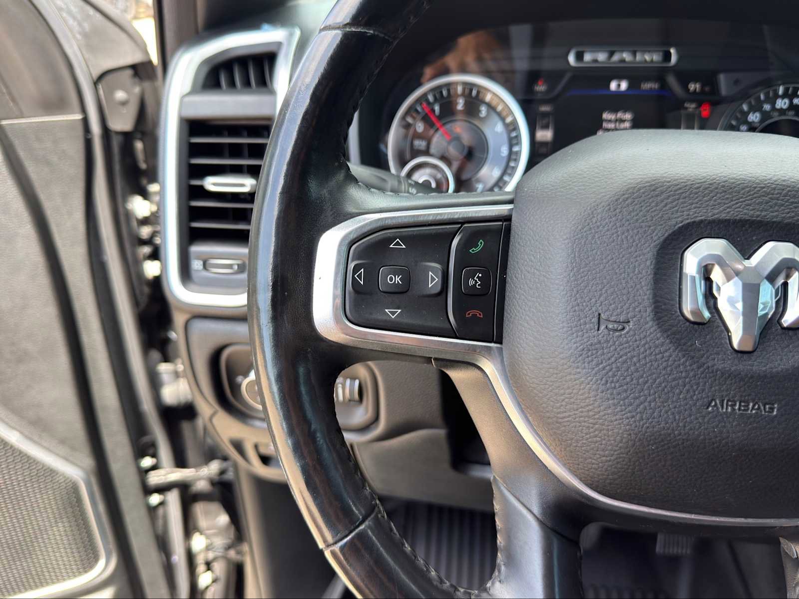 Used 2020 RAM 1500 Laramie w/ Sport Appearance Package AWD/4WD image 19