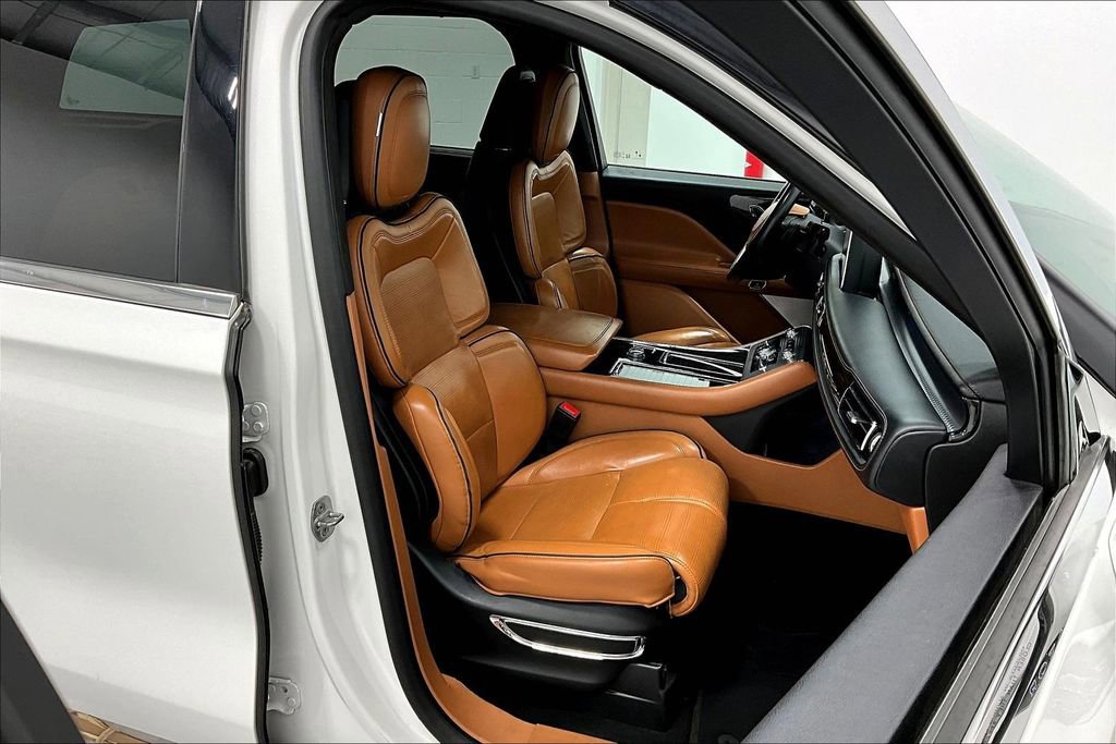 Used 2020 Lincoln Aviator Black Label Grand Touring w/ Class IV Trailer Tow Package image 10